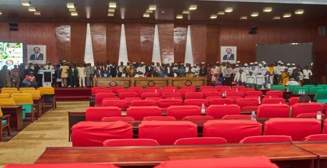 Photo de famille de la JOUNA 2026 au Palais des Congres de Yaounde